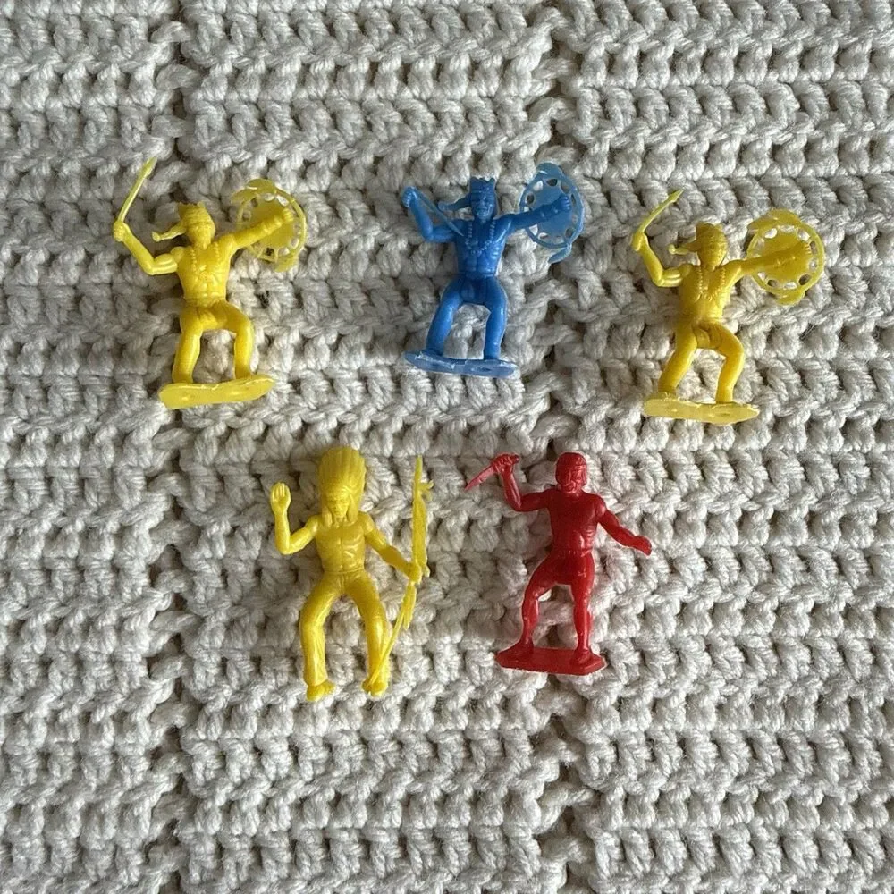 Vintage Marx MPC Set of 5 Indian Figures Fort Apache 1967 Multi-Color USA